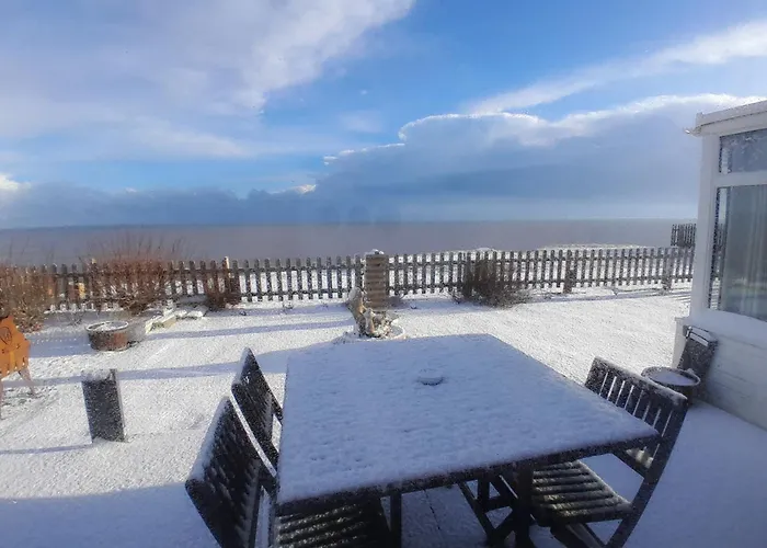 Sea View Cottage With Hot Tub On The East Coast