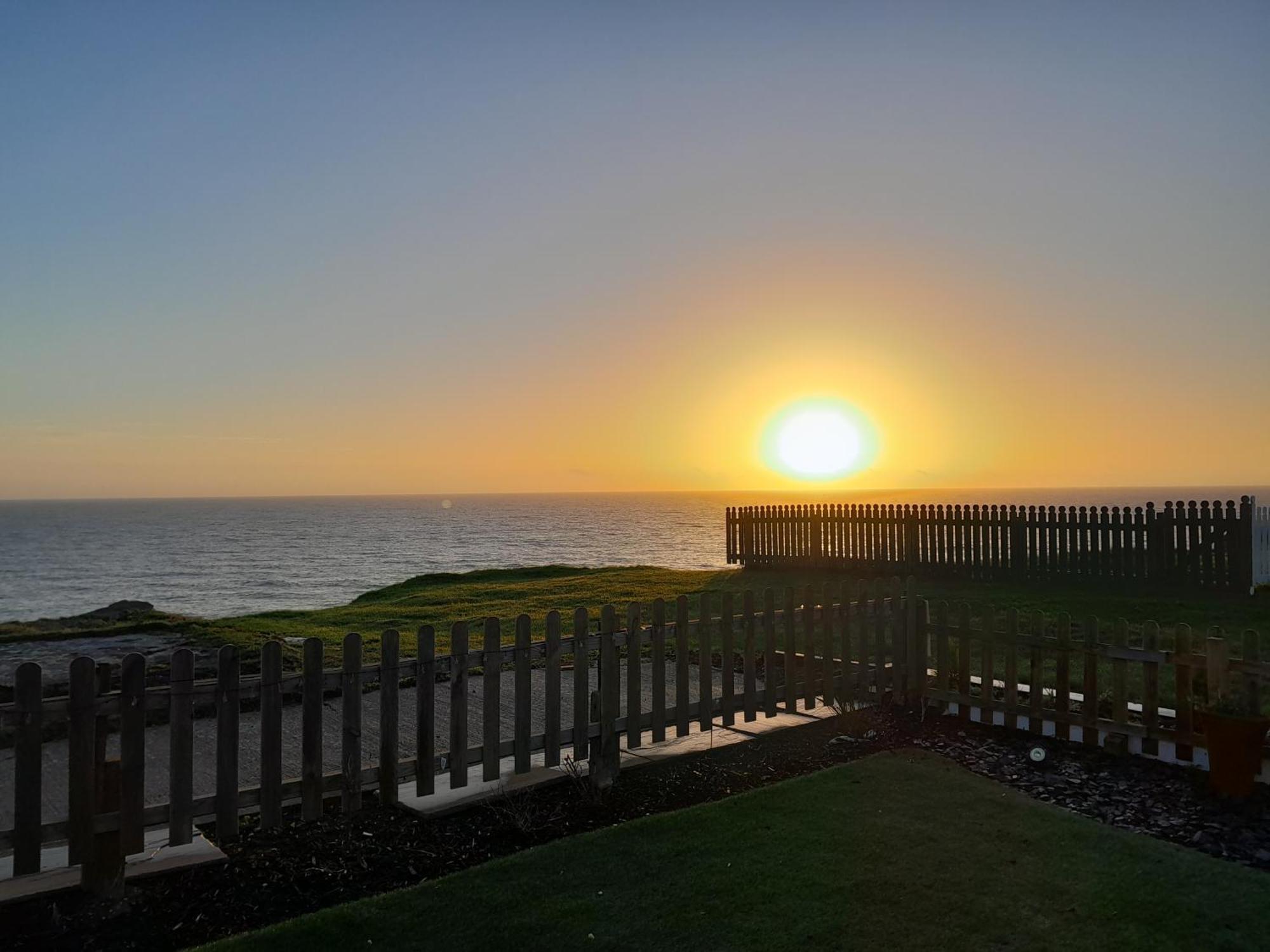 Sea View With Hot Tub On The East Coast Holiday home